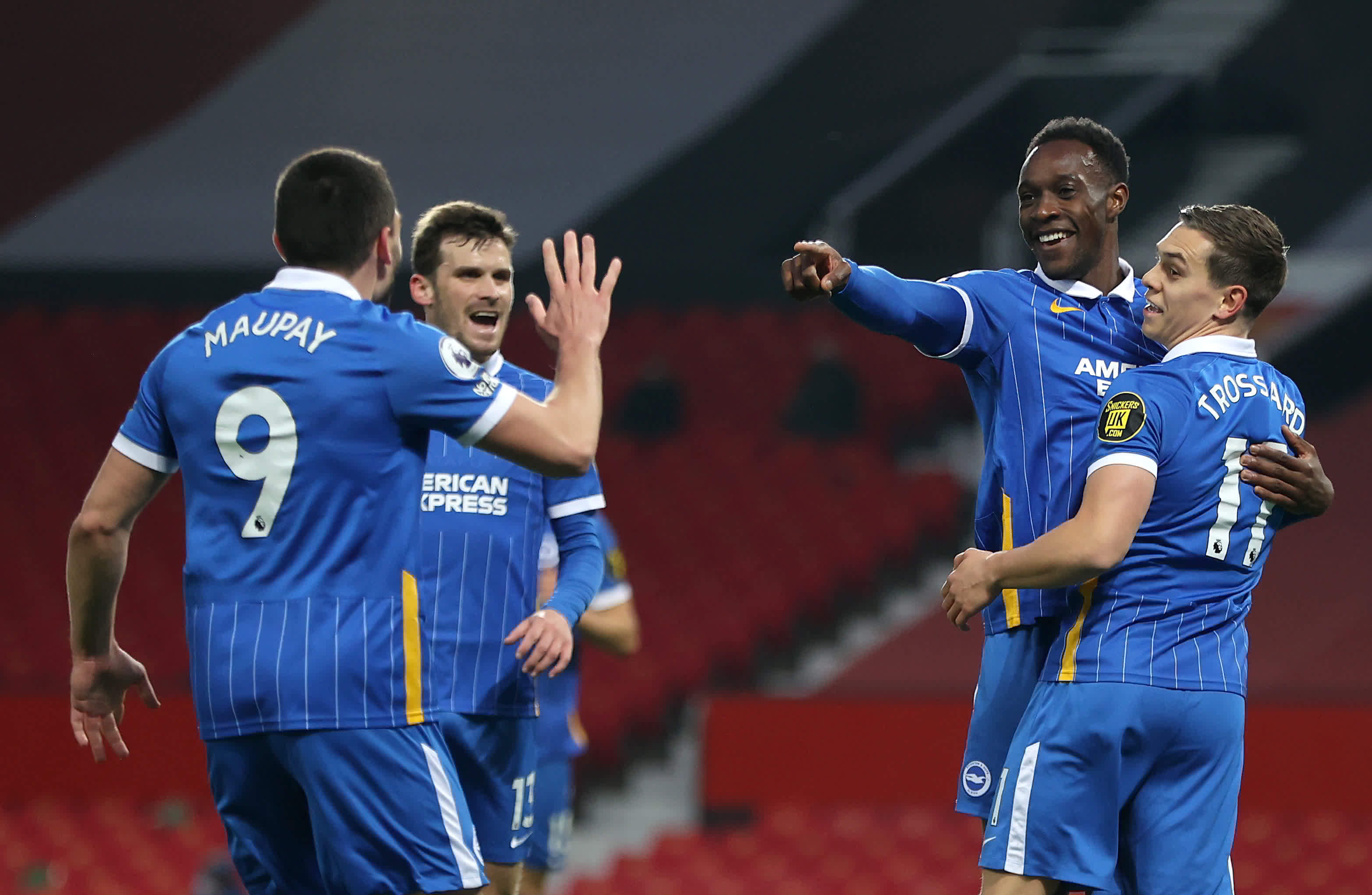 两队各自在 两队各自在